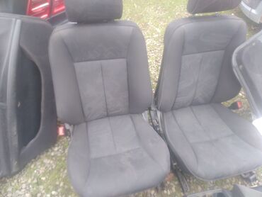 Avtomobil salonu üçün digər detallar: Mercedes-Benz E-seriyası (W210) — 11