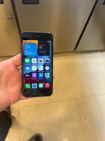 ipone 8 pulus: IPhone 7, 32 GB, Black Titanium, Barmaq izi