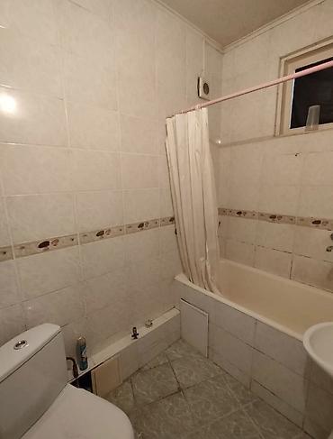 квартира 5 микрайон: 3 комнаты, 60 м², 5 мкр Индивидуалка, 5 этаж, Старый ремонт — 4