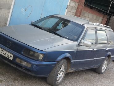 срочно продаю машину бишкек: Volkswagen Passat: 1989 г., 1.8 л, Механика, Бензин, Универсал