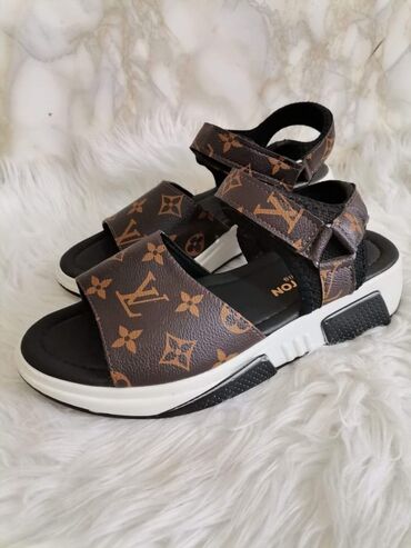 Sandale: Sandale 2200
Kompleti 3500 na lalafo.rs — 1 Sandale: Sandale 2200
Kompleti 3500 — 1