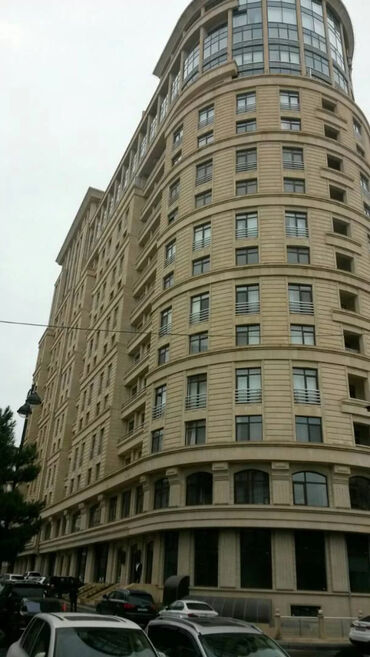 Uzunmüddətli kirayə mənzillər: 28 mayda, Xarici İşlər Nazirliyinin yanında, 16 mərtəbəli binanın — 9