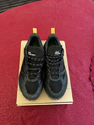 трекинговый обувь: Мужские кроссовки, 40.5, Jack Wolfskin, Б/у, цвет - Черный