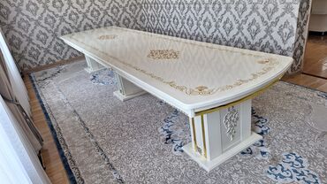 мебель для дома: Буйрутма эмеректер, Отургучтар, Үстөл