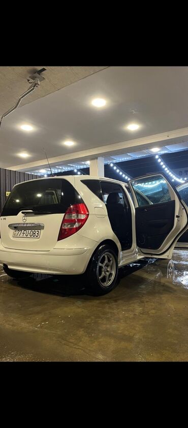 Mercedes-Benz: Mercedes-Benz A 170 – ağ rəng, 5 qapı, kompakt hetçbek. Avtomobil saz — 13