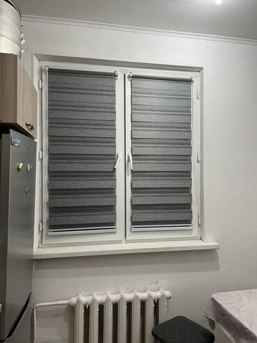 Жалюзи и рольшторы: Предлагаются различные виды жалюзи для окон. В наличии рулонные шторы — 4