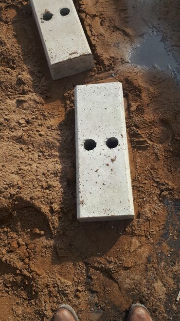 Beton dirəklər: Hər ölcüdə beton dirəklər .yol isarələri.kabel isarələri kanalzasiya — 5