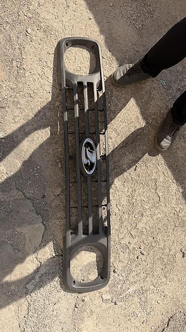 grandeur radiator barmaqlıqı: Məhsul: Avtomobil üçün ön radiator barmaqlığı (emblemli) Niva ucun — 1