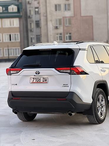 Toyota: Toyota RAV4: 2022 г., 2.5 л, Автомат, Гибрид, Внедорожник — 3