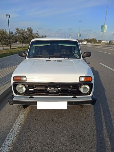 niva maşını: VAZ (LADA) 4x4 Niva: 1.7 l | 2006 il 260000 km Ofrouder/SUV