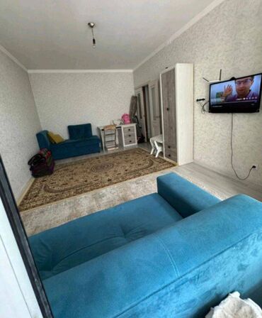 сдаю квартиру микрорайон кокжар: 1 бөлмө, 42 кв. м, 105-серия, 1 кабат, Эски ремонт