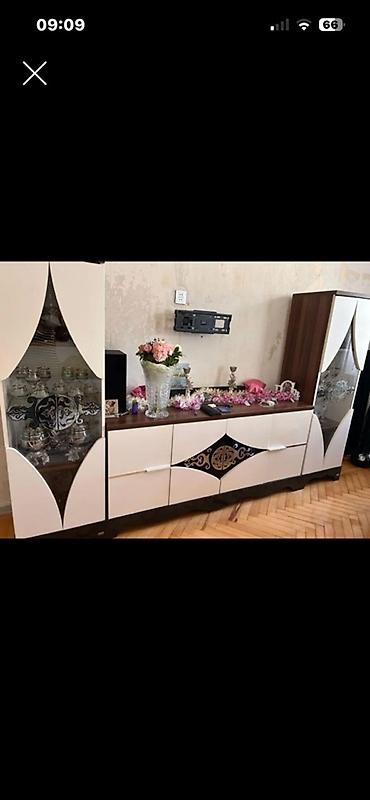 suse qab: Zal üçün dekorativ vitrinli TV stendi dəsti - Kompozisiya: iki yan — 1