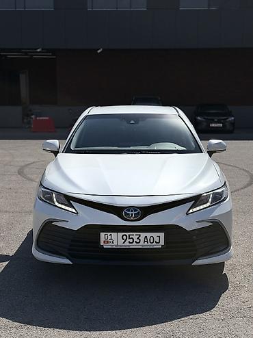 lend cruizer: Toyota Camry: 2022 г., 2.5 л, Автомат, Гибрид, Седан — 1