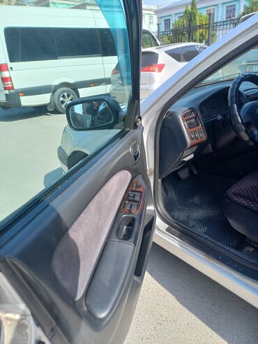 Toyota: Toyota Avensis: 2002 г., 2 л, Автомат, Бензин, Универсал — 15