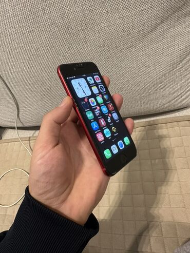 Apple iPhone: IPhone SE 2022, Qırmızı, Simsiz şarj — 2