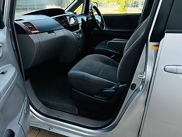 byd 2: Toyota Voxy: 2004 г., 2 л, Автомат, Бензин, Минивэн — 8