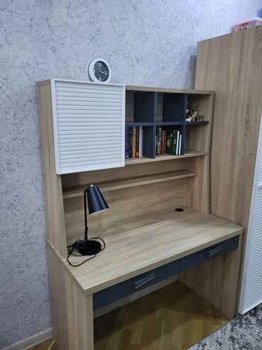 Mebel: Oğlan və qız üçün, İşlənmiş, Siyirməli, Yazı masası, Stulsuz