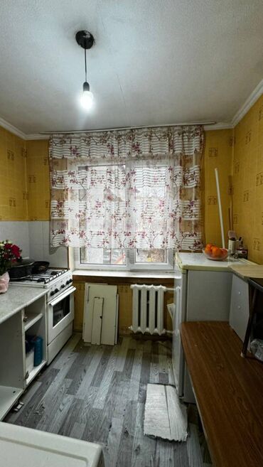 Продажа квартир: 1 комната, 32 м², 104 серия, 2 этаж, Старый ремонт