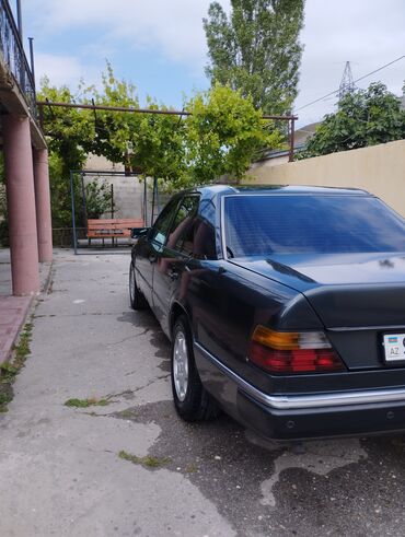 Mercedes-Benz: Mercedes-Benz E 250: 2.5 l | 1993 il Sedan -da lalafo.az — 3 Mercedes-Benz: Mercedes-Benz E 250: 2.5 l | 1993 il Sedan — 3