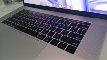 ноутбук appl: Ноутбук, Apple, 16 ГБ ОЭТ, Intel Core i7, 15.4 ", Колдонулган, Жумуш, окуу үчүн, эс тутум SSD