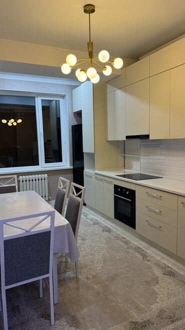 Продажа комнат: Светлая гостинная/зал с балконом - Просторная комната с современным — 11