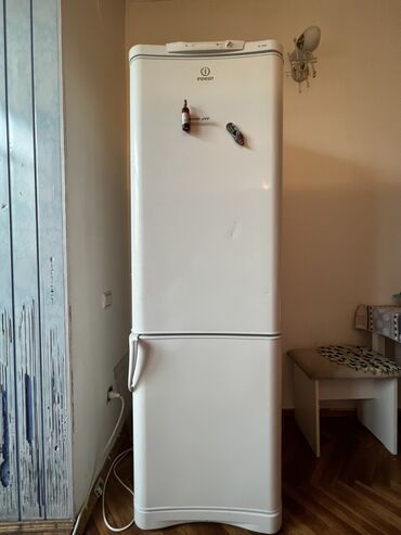 Холодильники: Холодильник Indesit, На запчасти, Двухкамерный, No frost