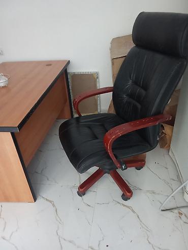 islenmis mebel satisi: Təcili olaraq satılır 2 ədəd kreslo 2 ədəd ön masa 1 ədəd 3 — 5
