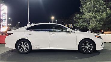 парктронник: Lexus ES: 2017 г., 2.5 л, Вариатор, Гибрид, Седан — 4