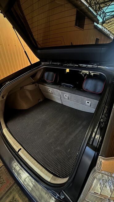 Toyota: Toyota Prius: 2011 г., 1.8 л, Автомат, Бензин, Хэтчбэк — 11