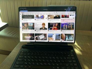 Samsung: Samsung galaxy Tab S10 Ultra dir . Birneçə aydır alınıb. Tam yenidir — 4