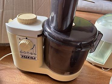 Другие аксессуары для кухни: Большая коробка кухонной утвари и приборов + редкий СССР-набор форм — 25