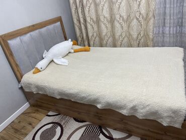 односпальная кровать с ортопедическим матрасом: Продаю кровать с ортопедическим матрасам 1:20/2:00