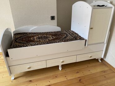 кровать двуспальная: Для девочки и мальчика, Б/у, Кровать, С матрасом, С выдвижными ящиками