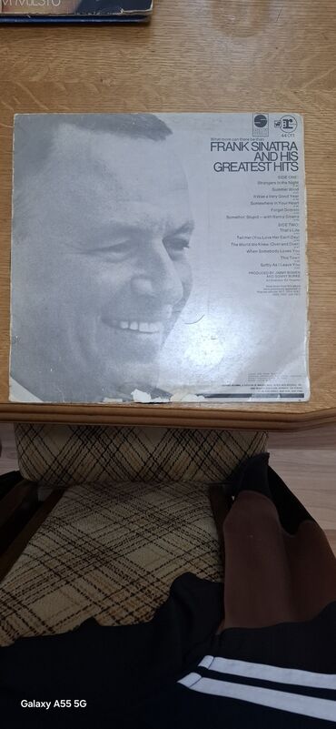 Vinil ploče: Vinil ploče – 2 albuma 1) Frank Sinatra – Greatest Hits (Reprise — 2