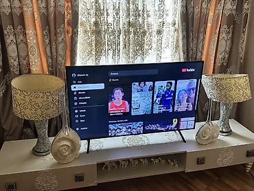 qapi ucun bezekler: Klassik üslubda qonaq otağı mebel dəsti Tərkib: - İki qapılı vitrin – — 5