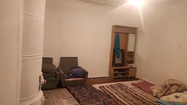 сдаю полдом бишкек: 30 м², 2 комнаты, Джал-15, С подселением — 10