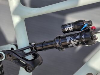 Горные велосипеды: Горный велосипед, Specialized, Рама M (156 - 178 см), Алюминий, Б/у at lalafo.kg — 15 Горные велосипеды: Горный велосипед, Specialized, Рама M (156 - 178 см), Алюминий, Б/у — 15