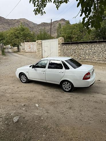 bmw e39 qapi: VAZ (LADA) Priora: 1.6 l | 2015 il 334065 km Sedan — 7