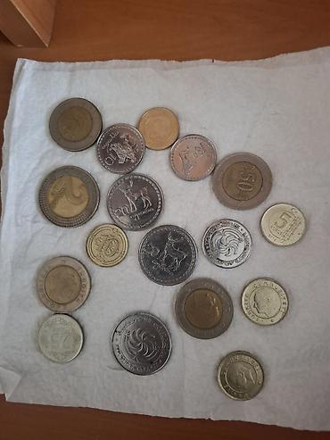 Xarici və regional sikkələrdən ibarət qarışıq kolleksiya dəsti