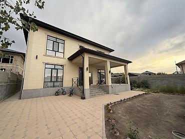Долгосрочная аренда домов: 180 м², 5 комнат — 1