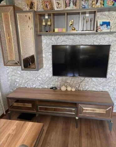 стол стул для кухни: İşlənmiş, Düz TV altlığı