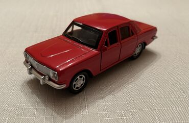 Avtomobil modelləri: Ağ rəngli mini avtomobil modeli (SUV tipli) - Material: metal və — 13