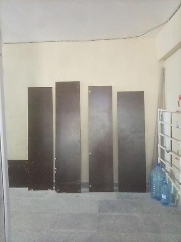 mdf: ​TƏCİLİ SATILIR! Şkaf aşıb — laminat hissələri və taxtaları ​Evdə şkaf — 5