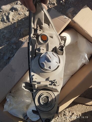 бампер бу: Алдыңкы оң фара Toyota 2003 г., Колдонулган, Оригинал, Германия