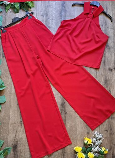 trikotažni kompleti: Prelepi kompletici i pantalone vrlo povoljno materijal odlican