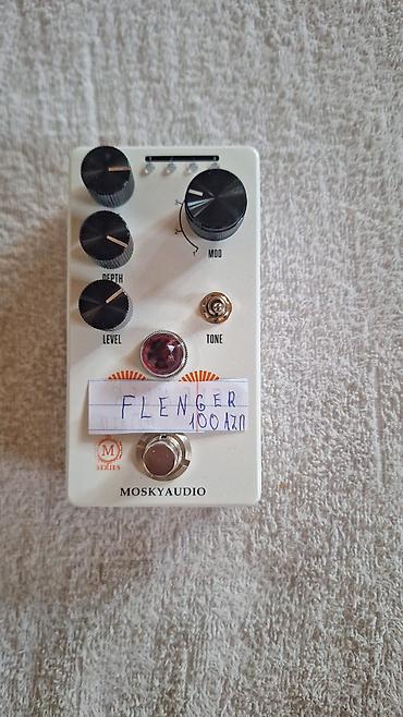 Elektro gitaralar: Elektro gitara və effekt pedalları dəsti Gitara: - Jolana brendi — 3