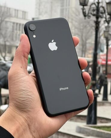 Apple iPhone: IPhone Xr, Б/у, 128 ГБ, Черный, Зарядное устройство, Защитное стекло, Чехол, 79 %