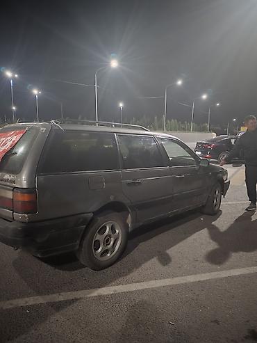 2 9 тди: Volkswagen Passat: 1993 г., 1.8 л, Кол менен иштөөчү, Бензин, Универсал — 2