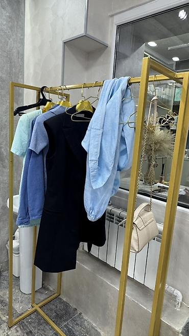 Кушетки: Продается Кушетка для бьюти-услуг почти новые. Стол, помощник куллер — 4