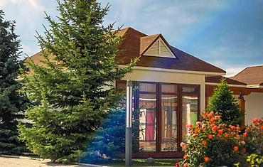 Продажа отелей и хостелов: Продаю отель на Иссык Куле в с. Тамчи . 200 км от г. Бишкек. Участок — 12